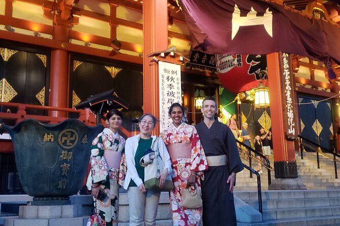 Asakusa: 1400-year history exploration - Passing through Hozomon Gate