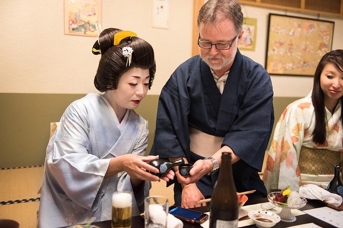 Authentic Geisha Performance with Dinner in Tokyo - Dinner: kaiseki in a social setting