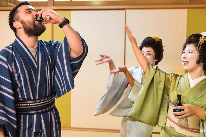 Authentic Geisha Performance with Dinner in Tokyo - Meeting the geisha and learning the craft