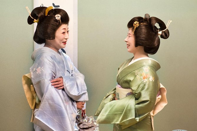 Authentic Geisha Performance with Dinner in Tokyo - Dance, music, photographs, and geisha games