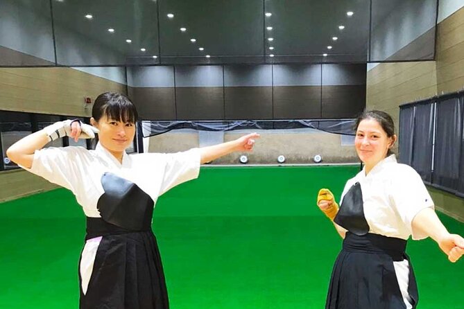 Authentic Kyudo Japanese Archery Experience in Tokyo - What the small group adds
