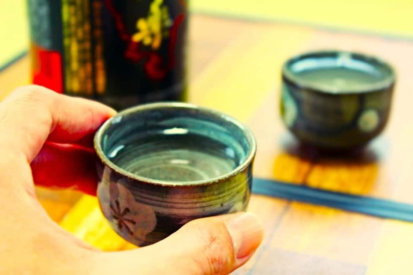 Casual Japanese sake tasting and snack experience, Kabukicho - Finding the meeting point in Kabukicho