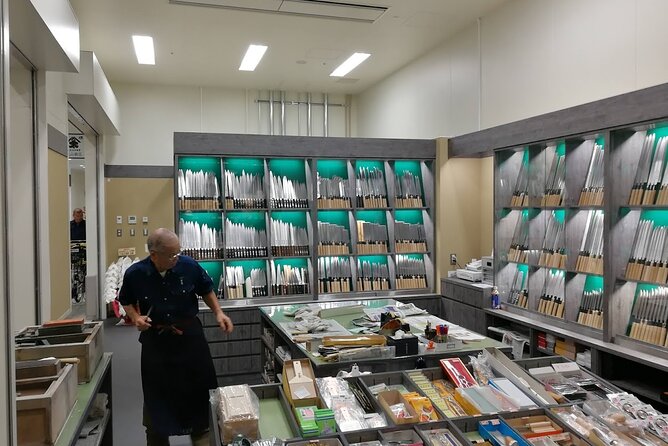 Complete Tuna Auction & Toyosu Fish Market Tour - The reserved sushi stop, and the real cost of breakfast