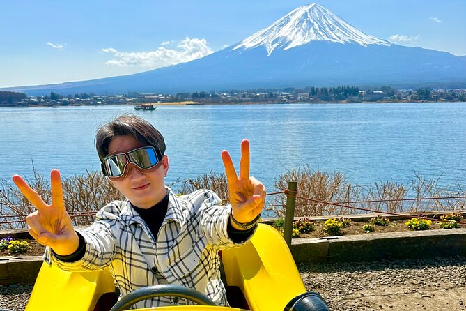 Cute & Fun E-Car tour following guide around Lake Kawaguchiko - The license rules you cannot ignore