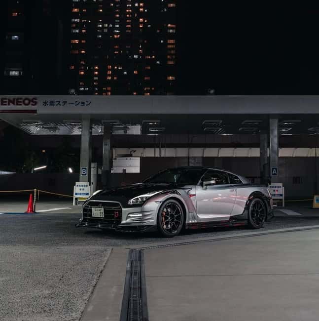 Daikoku & Tokyo JDM Night Tour in R34 or TopSecret R35 GT-R - A PIT Autobacs: a useful first stop for car fans