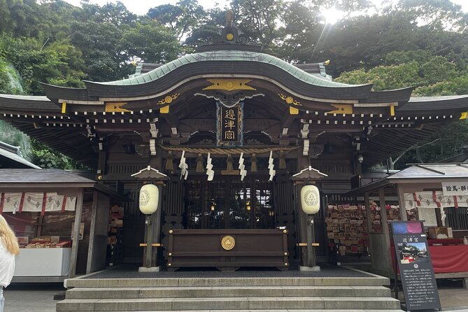 Day Trip to Kamakura & Enoshima: Shrines, Seaside, Temples & Tea - Riding the Enoshima escalators to the Sea Candle