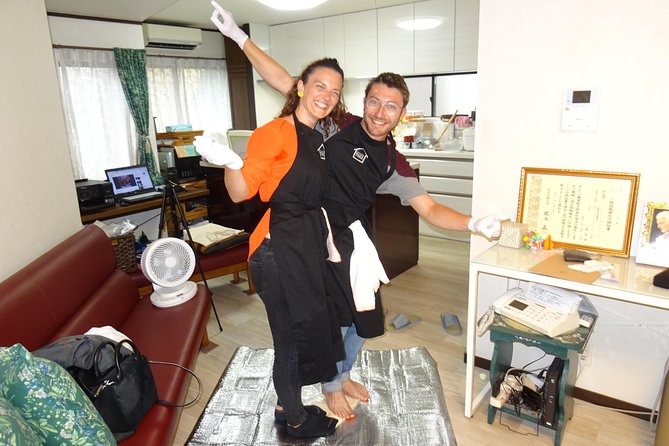 Experience all of Japanese culture and Japanese food experience classes "origami, udon, Japanese food, green tea, calligraphy" in 4 hours - Making Udon With Your Feet