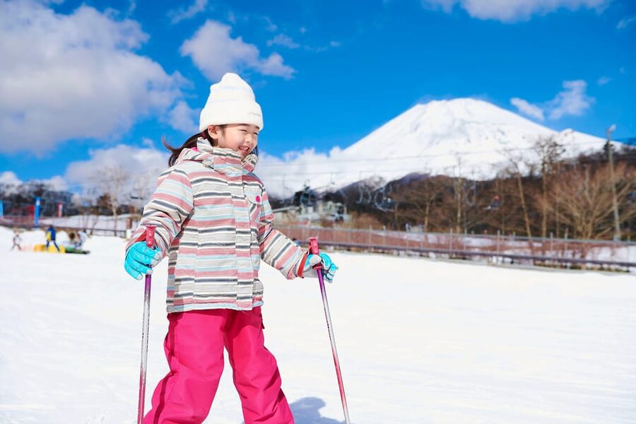 From Tokyo: Fujiyama Snow Resort Yeti Winter Ski Day Tour - Option A: a simple shuttle and snowy setting