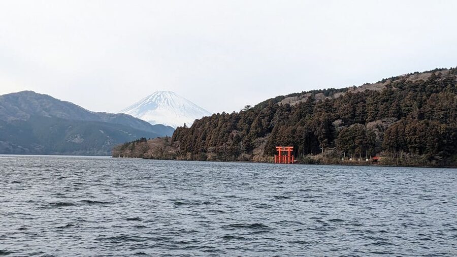 From Tokyo: Mt. Fuji & Hakone Tour w/ Return by Bullet Train - Lake Ashi and the ornate pirate ship