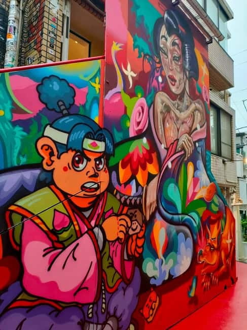 Graffiti in Tokyo Walking Tour: Shibuya and Harajuku - What makes Elena Calderon a strong guide