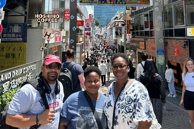 Harajuku Private Tour: Kawaii Fashion & Animal Cafe Included - Tokyu Plaza and the walk along Omotesando