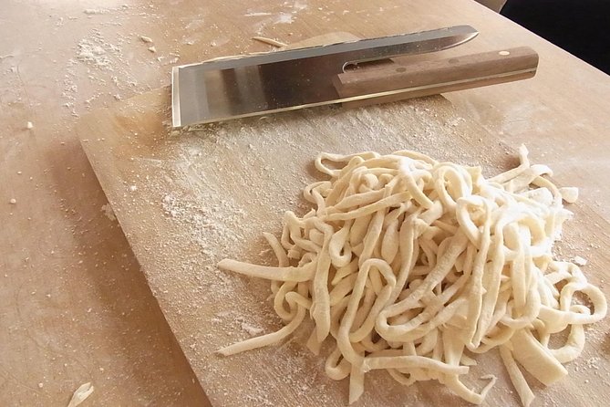 Japanese Cooking and Udon Making Class in Tokyo with Masako - What communication is like during the cooking