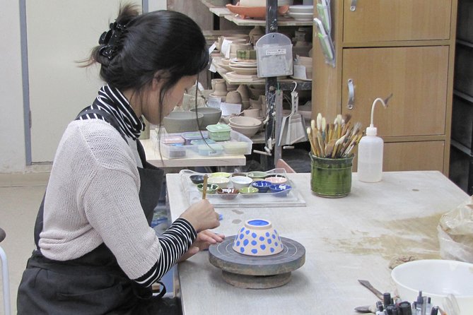 Japanese Pottery Class in Tokyo - What happens in the one-hour pottery class