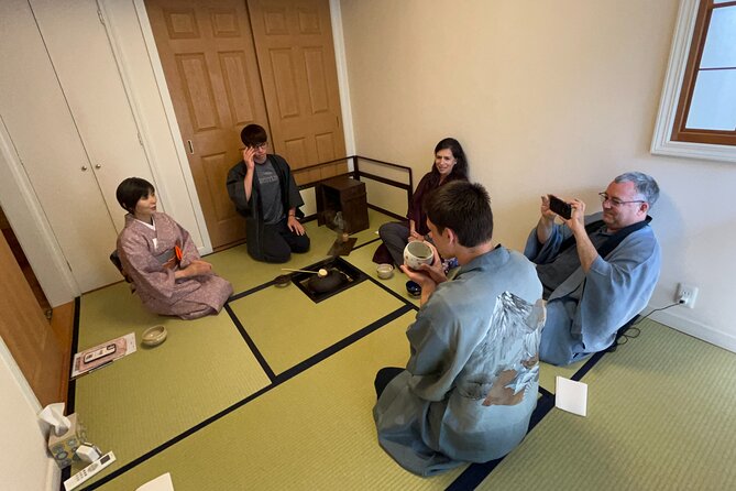 Japanese Tea Ceremony at Private Home in Yokohama, suburban Tokyo - The history lesson and time for questions