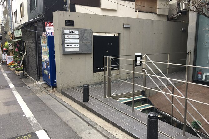 Kintsugi Experience: Art of Golden Joinery in Tokyo - The cultural lesson behind the gold lines