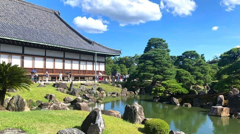 Kyoto: Nijo Castle World Heritage Guided Tour with Admission - A 90-minute route with a clear story