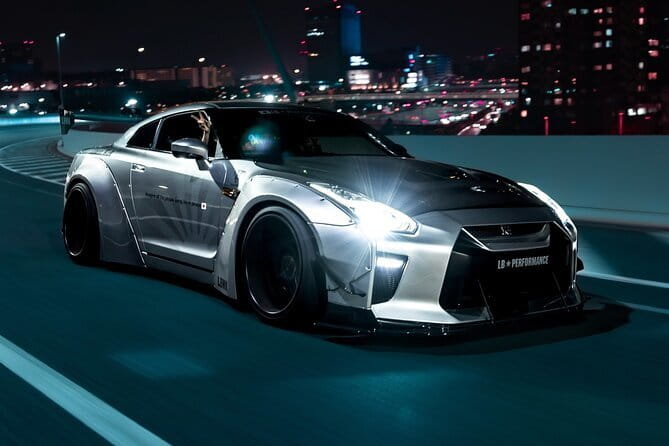 Membership Car Club GTR35 LibertyWalk Daikoku car meet photoshoot - Meeting in Akihabara and getting on the road