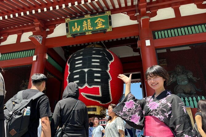 Mt.Fuji day trip with English Speaking Chauffer - Fugaku Wind Cave beneath the forest