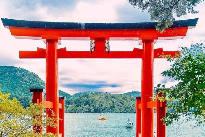 Mt. Fuji & Hakone Cherry Blossom private One Day Tour - Moto Hakone Shrine and the Torii of Peace