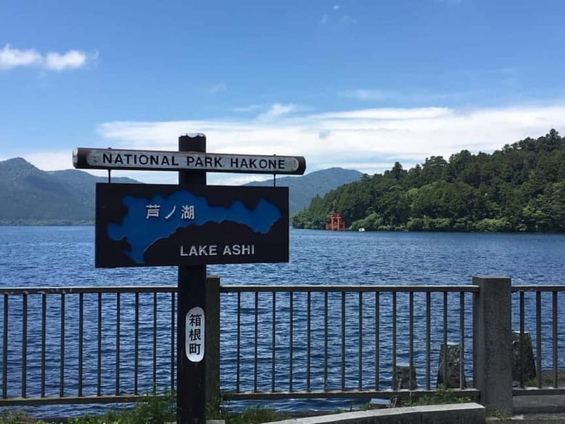 Mt Fuji Hakone/Enoshima Tour:Optional Ropeway/Lake Ashi Boat - The Hakone pirate ship cruise