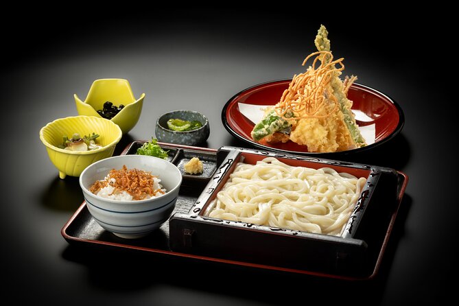 Mt. Fuji & Hakone: Fuji Sengen Shrine, Cruise, and Ramen-Making - Guides, commentary, and what can vary