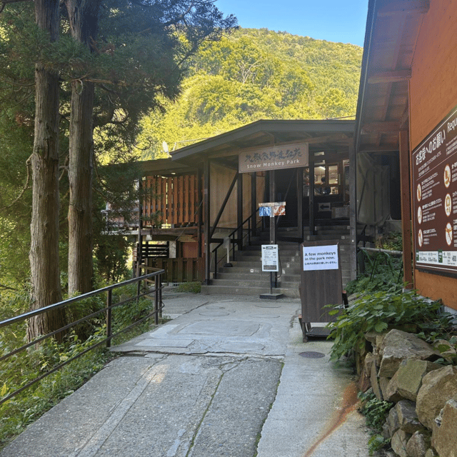 Nagano/Tokyo: Snow Monkey Private Day Tour At Lowest Rate - Jigokudani Snow Monkey Park and the winter walk