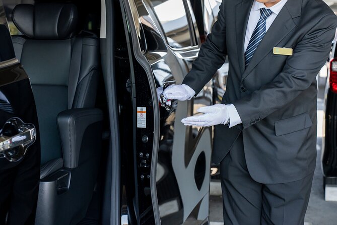 Narita Airport(NRT) Private Transfer To/From Tokyo 1-way or Round - Finding your driver at the airport