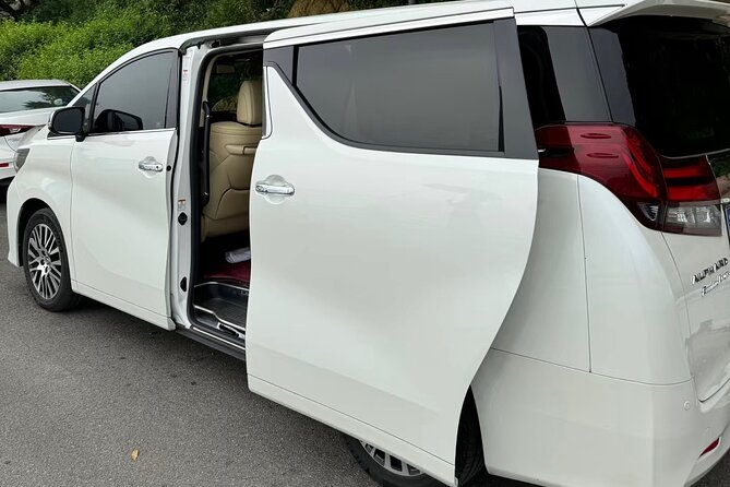 Narita Airport(NRT): Private Transfer to Tokyo/Yokohama 1-9pax - Communication That Helps You Find the Car