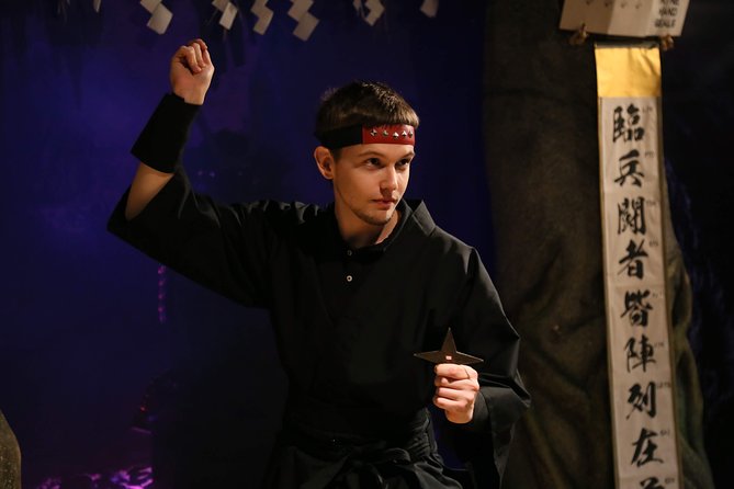 Ninja Samurai 2-hour hands-on lesson by Japanese master in Tokyo - Changing into ninja clothing