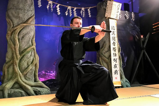 Ninja Samurai 2-hour hands-on lesson by Japanese master in Tokyo - Ninja tools, shuriken, and blow darts