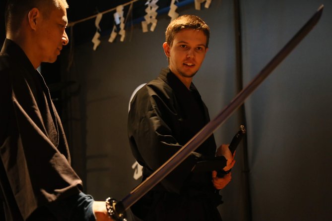 Ninja Samurai 2-hour hands-on lesson by Japanese master in Tokyo - Drawing and using a samurai sword
