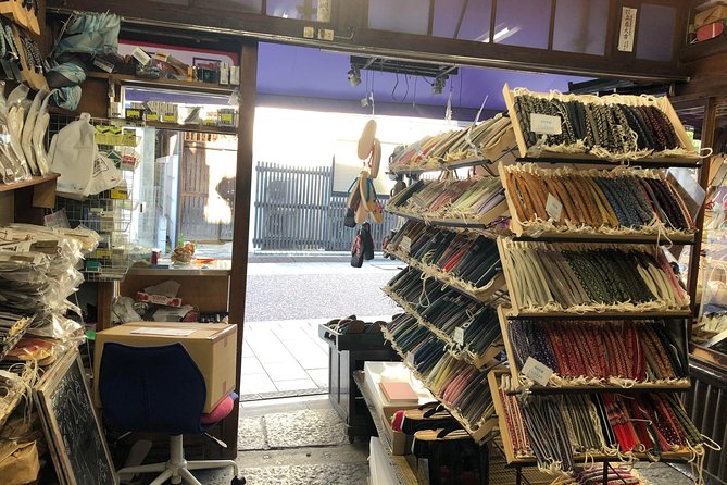 Old Town Tokyo: Shinagawa-Juku Walking Tour - Finding Hozenji Temple behind the main road