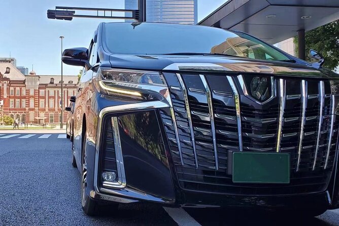 Private arrival Transfer from Narita Airport(NRT) to central Tokyo city - Finding the driver in the arrivals hall