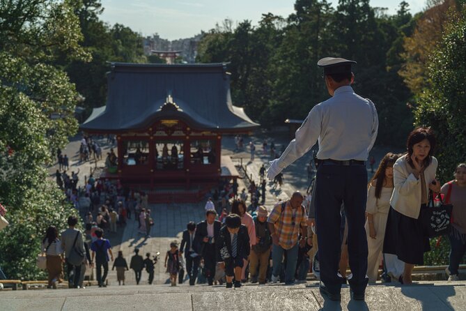 Private Kamakura plus Yokohama Tour - English Speaking Driver - Komachidori for snacks, shopping, and a break