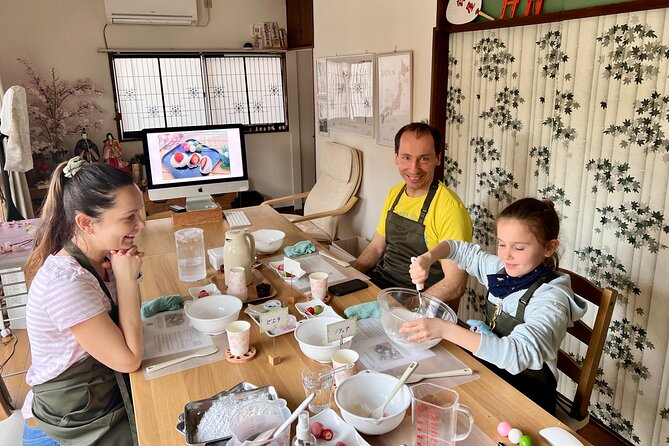 Private Mochi Sweets Making class near Shibuya area - The cultural side of mochi