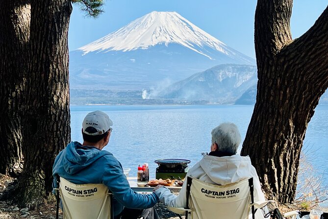 Private Mt Fuji Tour from Tokyo: Scenic BBQ and Hidden Gems - Lake Motosuko and the BBQ with a ¥1,000-banknote view