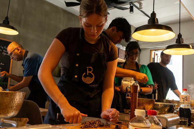 Professional Ramen & Gyoza with Ramen Chef in a restaurant! - The chefs and the feel of the group