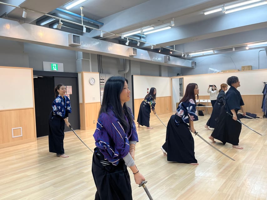 SAMURAI EXPERIENCE in Tokyo（Harajuku）【SAMURAI've】 - Learning to dress in a kitsuke kimono