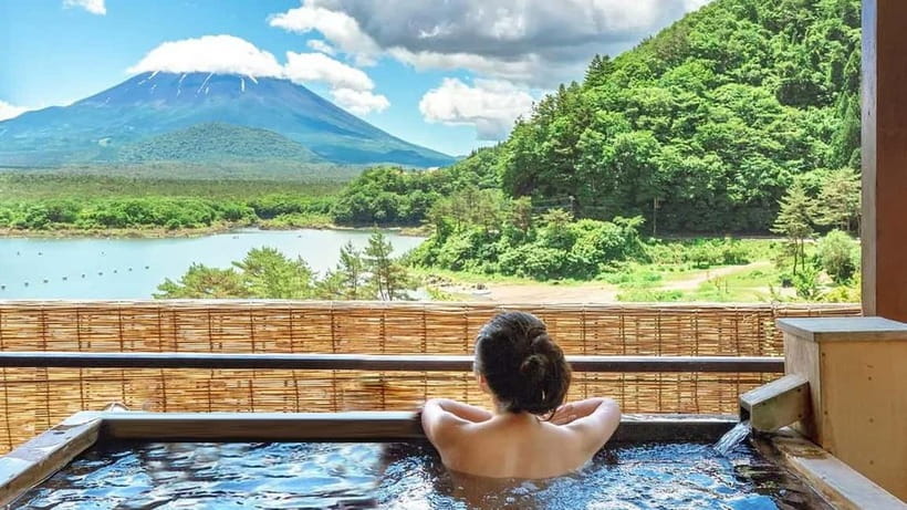 [Seasonal Limited] Mt. Fuji 5th Station &Hot Spring Day Tour - Oshino Hakkai and its eight spring ponds