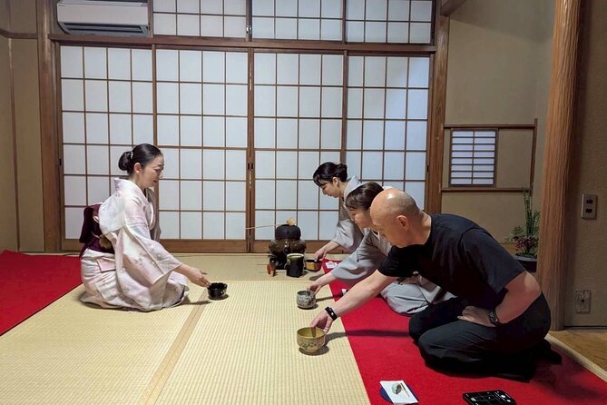 Shibuya Authentic Tea Ceremony with experienced instructor - Watching a formal ceremony with a tea master