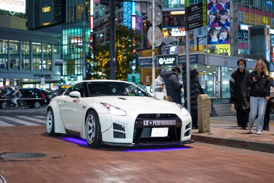Shibuya City: Daikoku PA GT-R R35, R34, R33 or R32 Tour - A PIT Super Autobacs, Japan’s car-culture shopping stop