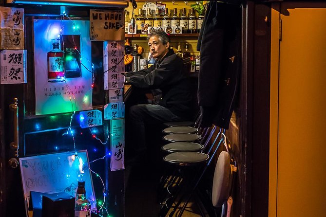 Shinjuku: Golden Gai Food Tour - What the guides add to the evening