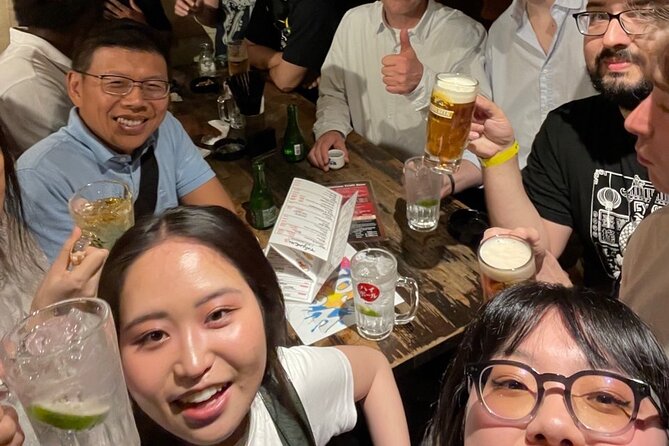 Shinjuku Locals &Traveller Meet&Drink Experience Solo going Party - English conversation without Japanese skills