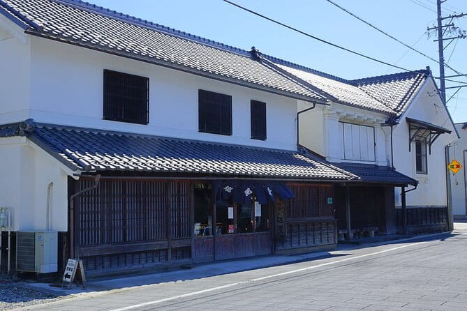 Snow Monkey Park and Miso Production Tour Bullet Train from Tokyo - Obuse, chestnuts, and Hokusai