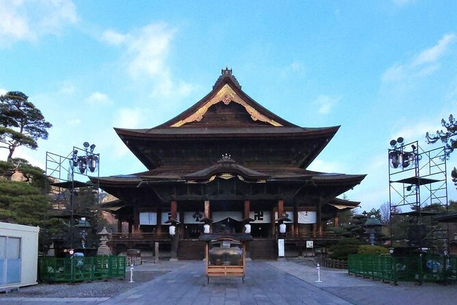 Snow Monkey Park & Zenkoji Temple Nagano Pvt. Full Day Tour. - Enza Cafe and Ramen Enza: a practical pause near the park