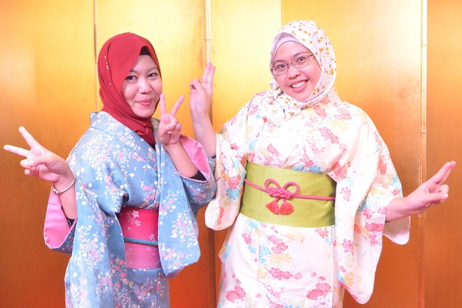 Studio Kimono Photo - Arriving at Yumenoya Studio in Hanakawado