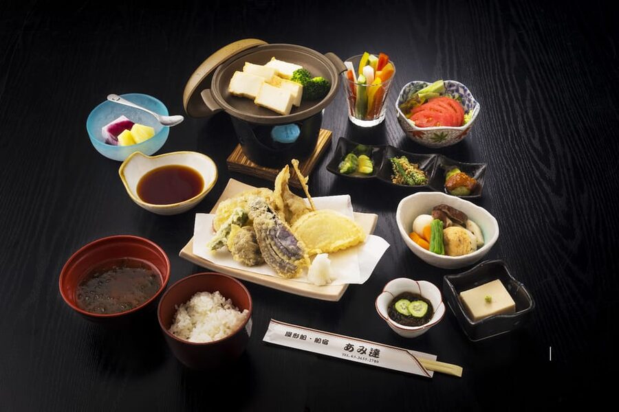Sumida River: Japanese Traditional Yakatabune Dinner Cruise - The Tokyo Skytree photo stop