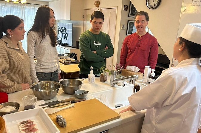 Sushi Cooking Class: AKEMI's SUSHiKiTCHEN in Tokyo - What makes this different from eating at a sushi restaurant