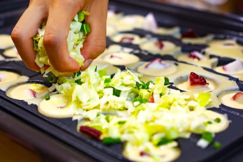 Takoyaki cooking experience in Kabukicho, Shinjuku - The One-Hour Cooking Lesson