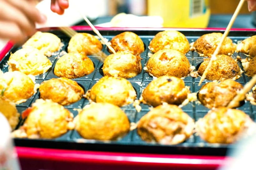 Takoyaki cooking experience in Kabukicho, Shinjuku - The Instructors and Language Support
